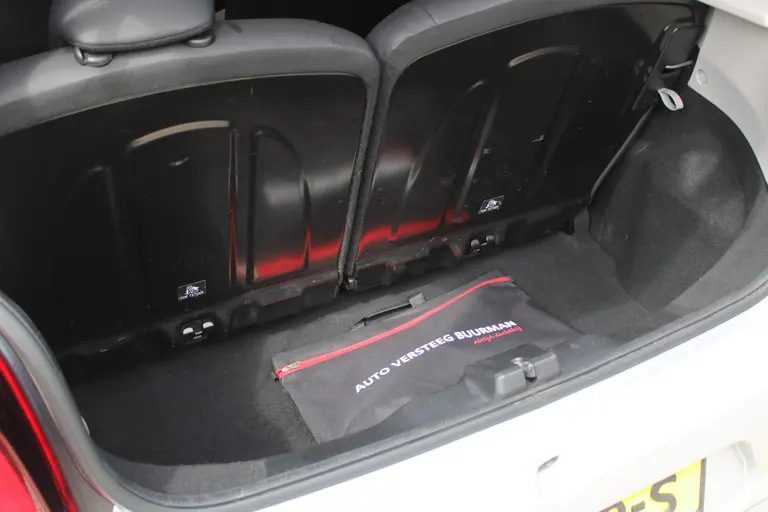 Peugeot 108 1.0 e-VTi 72PK GT-Line Achteruitrijcamera, Navigatie, Apple Carplay/Android Auto afbeelding 27