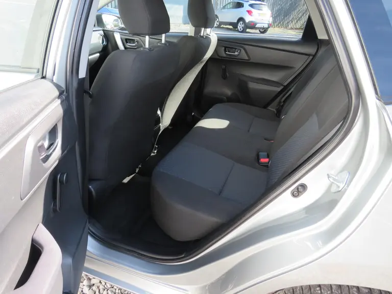Toyota Auris 1.6 Now, 2e Eig. Parkeersensoren en Navigatie, Cruise en Climate Control afbeelding 11