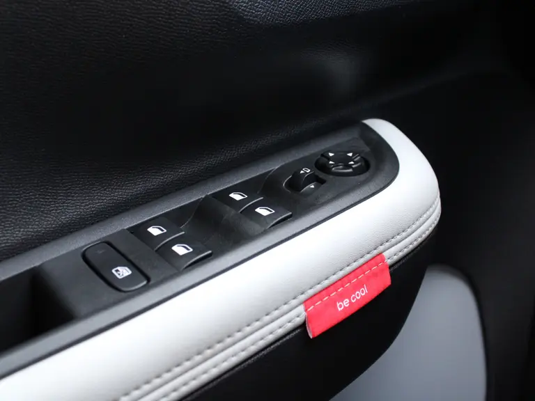 Citroën ë-C3 Max 44 kWh Boordlader 3 fasen, Navigatie, Achteruitrijcamera, Climate Control, Cruise Control, Draadloze Telefoonlader afbeelding 23