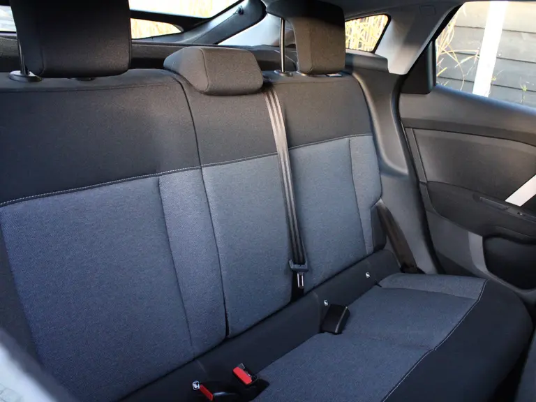 Citroën C4 1.2 Puretech 100PK Feel Navigatie, Parkeersensoren Achter, Cruise Control, Climate Control, Led Koplampen afbeelding 10