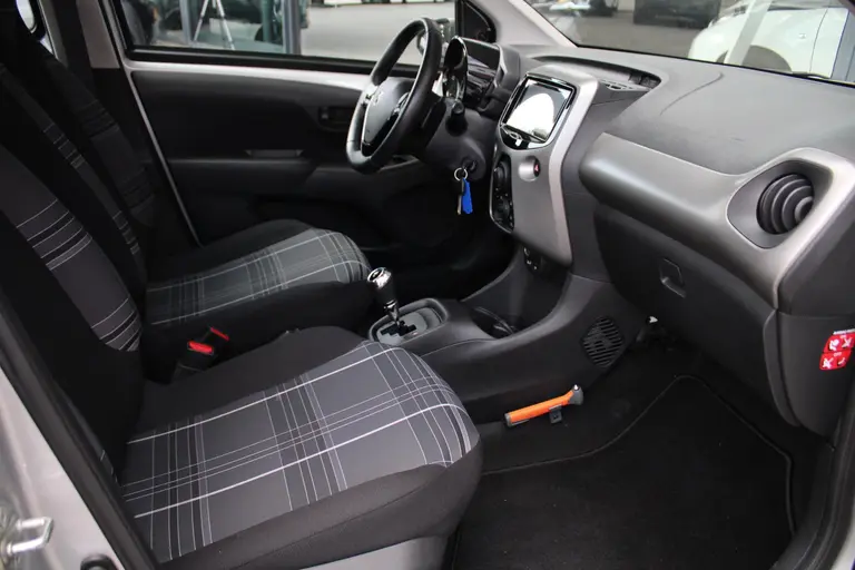 Peugeot 108 1.0 e-VTi Active Automaat Apple Carplay/Android Auto afbeelding 20