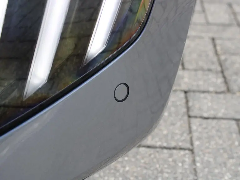 Peugeot 208 Allure 1.2 Hybrid 100PK e-DCS6 Automaat Keyless, Navigatie, Achteruitrijcamera, Stoelverwarming, Adaptieve Cruise Control afbeelding 4