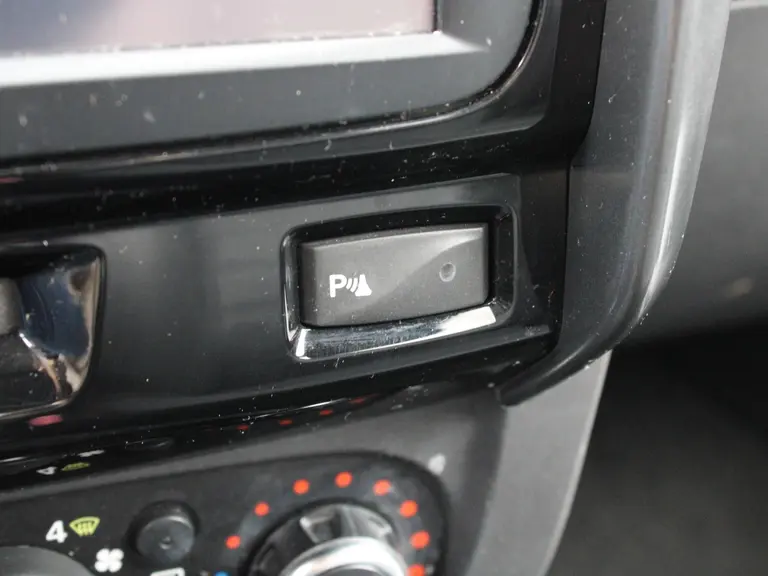 Dacia Duster Blackshadow 1.2 TCe 4x2 125PK Leder, Trekhaak, Achteruitrijcamera, Navigatie, Airco afbeelding 29