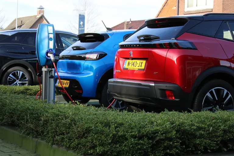 Citroën C3 Aircross Shine 1.2 PureTech 110PK Navigatie, Parkeerhulp voor en achter + Camera, Apple Carplay/Android Auto, Trekhaak afbeelding 40