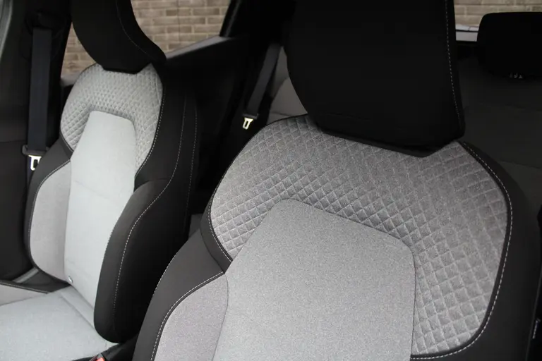 Mitsubishi Colt 1.0T MT Intense Cruise/Climate control, 16"LM velgen, Camera, Apple Carplay/Andr.auto, Parkeersensoren V+A, afbeelding 31