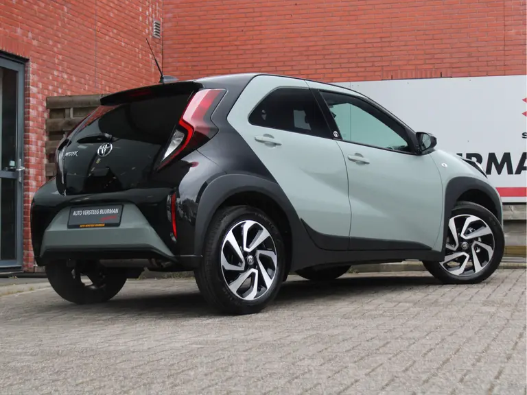 Toyota Aygo X 1.0 VVT-i S-CVT Pulse 73PK Automaat Achteruitrijcamera, Cruise Control Adaptief, Stoelverwarming, Draadloos Apple Carplay/Android Auto afbeelding 12