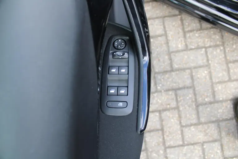 Peugeot 208 1.2 PureTech Allure afbeelding 12