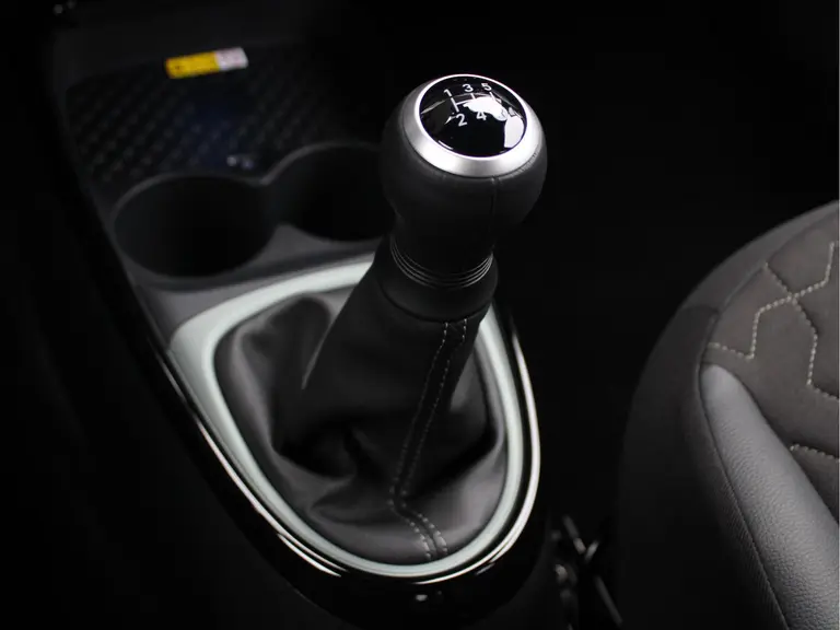 Toyota Aygo X 1.0 VVT-i MT Envy Cruise Control Adaptief, Achteruitrijcamera, Navigatie, Parkeersensoren Voor en Achter afbeelding 16