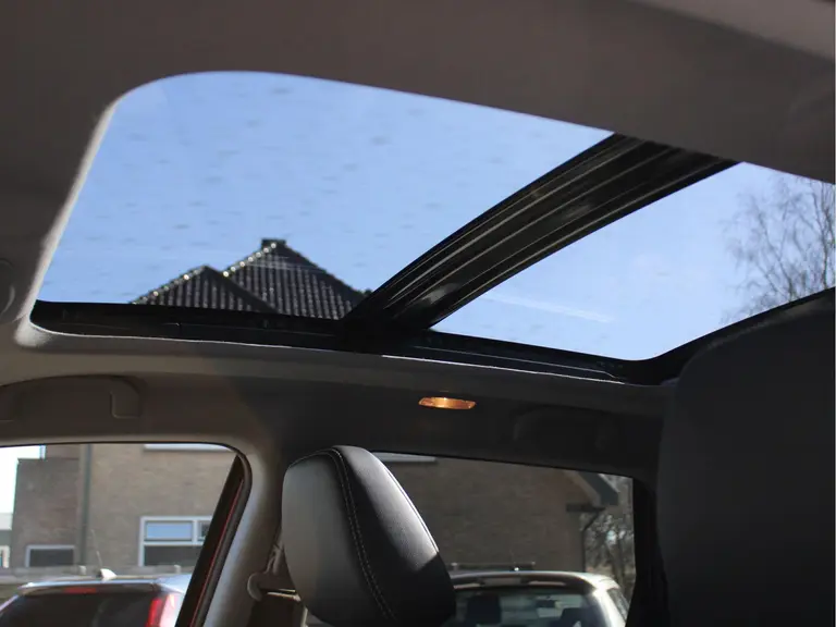 Suzuki Vitara 1.5 Hybrid Style 115PK Automaat Panoramadak, Navigatie, Parkeersensoren V en A, Stoelverwarming, Achteruitrijcamera afbeelding 12