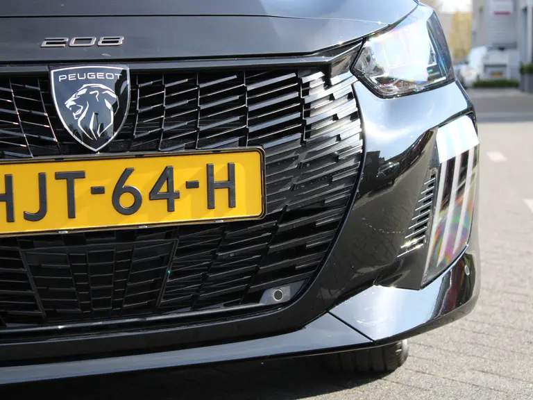 Peugeot 208 1.2 PureTech 100PK Allure Navigatie, Stoelverwarming, Camera achter, Parkeerhulp voor & Achter, Lichtmetalen velgen afbeelding 4