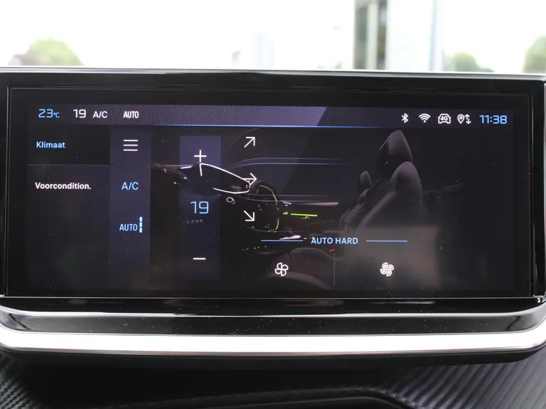 Peugeot e-208 Allure 51 kWh 156PK Navigatie, Rondomzichtcamera, Parkeersensoren, Apple Carplay, Android Auto afbeelding 25