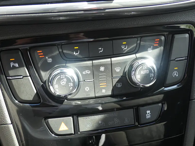 Opel Mokka X 1.4 Turbo 120 Jaar Edition, Trekhaak Cruise control, Parkeersensoren voor + achter, Camera, afbeelding 20