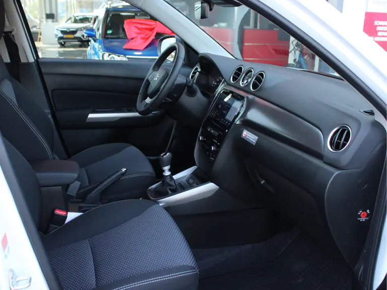 Suzuki Vitara 1.4 Boosterjet Select Smart Hybrid Adaptieve Cruise en Climate Control, Navigatie, Achteruitrijcamera afbeelding 37