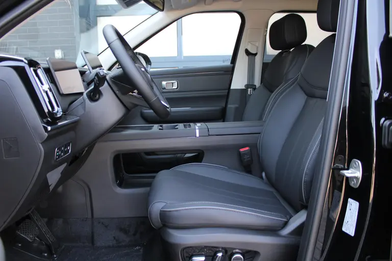 Jaecoo 7 PHEV Exclusive *Meer informatie volgt Jaecoo 7 Exclusive Automaat, Schuif-Kanteldak, 1500 KG trekgewicht, Navigatie, 19" LM velgen, Elektrische achterklep, Luxe lederen bekleding, 7 jaar garantie afbeelding 16