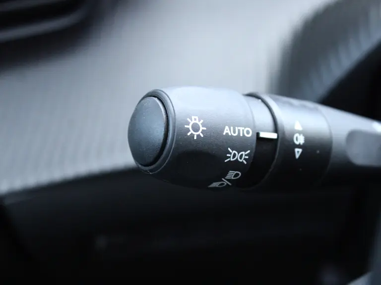 Peugeot 208 Allure 1.2 PureTech 100PK Navigatie, Camera achter, Apple Carplay/Android auto afbeelding 33
