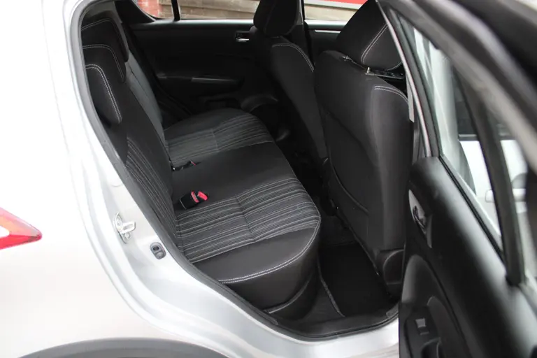 Suzuki Swift 1.2 Bandit EASSS ,Cruise-Control, 1e Eigenaar en Dealer onderhouden! afbeelding 13