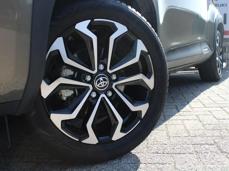 Toyota Yaris Cross 1.5 Hybrid Dynamic Automaat Achteruitrijcamera, Bluetooth, Airco Automatisch, Cruise Control Adaptief, Navigatie afbeelding 3