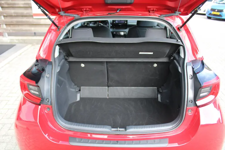 Toyota Yaris 1.5 Hybrid Dynamic Cruise Control Adaptief, achteruitrijcamera, Keyless Entry afbeelding 16