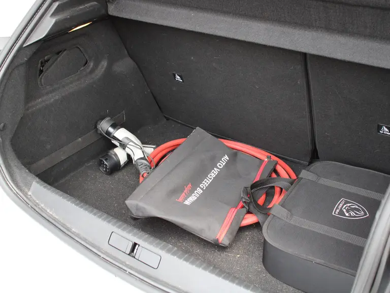 Peugeot e-208 EV GT Pack 50 kWh 136PK Navigatie, Achteruitrijcamera, Panoramadak, Stoelverwarming, Adaptieve Cruise Control afbeelding 13