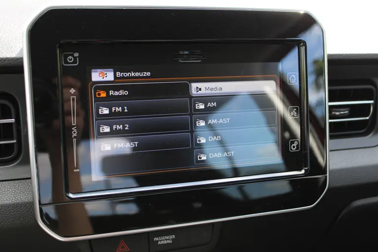 Suzuki Ignis 1.2 Smart Hybrid Select, Automaat, All-Seasonbanden, Applecarplay/Androidauto en Hoge instap! afbeelding 18