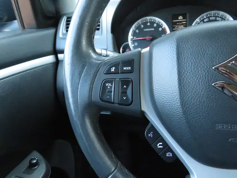 Suzuki Swift 1.2 Exclusive EASSS Speciale uitvoering, All-Seasons, Cruise/Climate-Control, Parkeersensoren en Verwarmde Voorstoelen afbeelding 20
