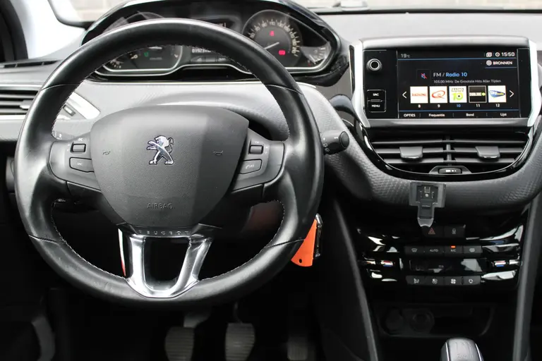 Peugeot 208 1.2 PureTech Allure afbeelding 18