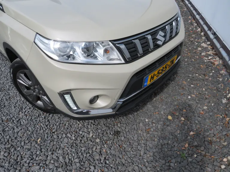 Suzuki Vitara 1.0 Boosterjet Select 1e Eig, Dealer Onderhouden, Cruise control En Android/Apple Carplay afbeelding 32