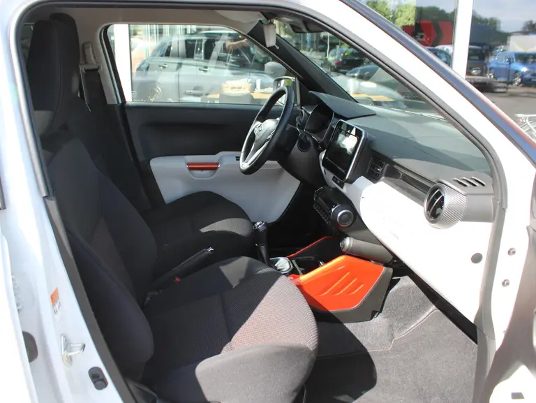 Suzuki Ignis 1.2 Smart Hybrid Stijl Trekhaak, Allseasonbanden, Cruise control, Climate control, Parkeercamera, Multimediasysteem afbeelding 8