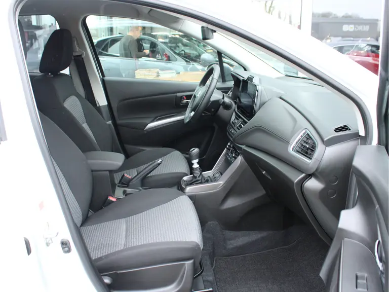 Suzuki S-Cross 1.4 Boosterjet Select Smart Hybrid Multimediasysteem, Adaptive cruise control, Climate control, Stoelverwarming, Parkeercamera afbeelding 8