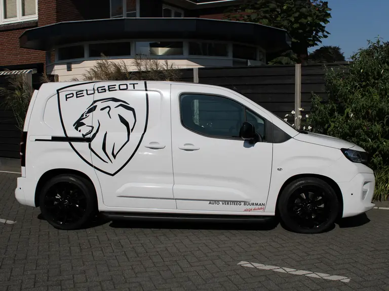 Peugeot Partner 1.5 BlueHDi 130PK EAT8 Automaat L1 White & Black Edition, Navigatie, Airconditioning, Camera Achter + Zijkant, Parkeerhulp voor & achter, Trekhaak afbeelding 9