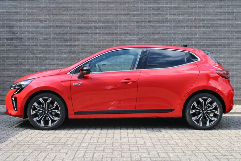 Mitsubishi Colt 1.6 HEV First Edition Automaat, Cruise/Climate control, Applecar./Andr. auto, Camera, 17"LM Velgen afbeelding 3