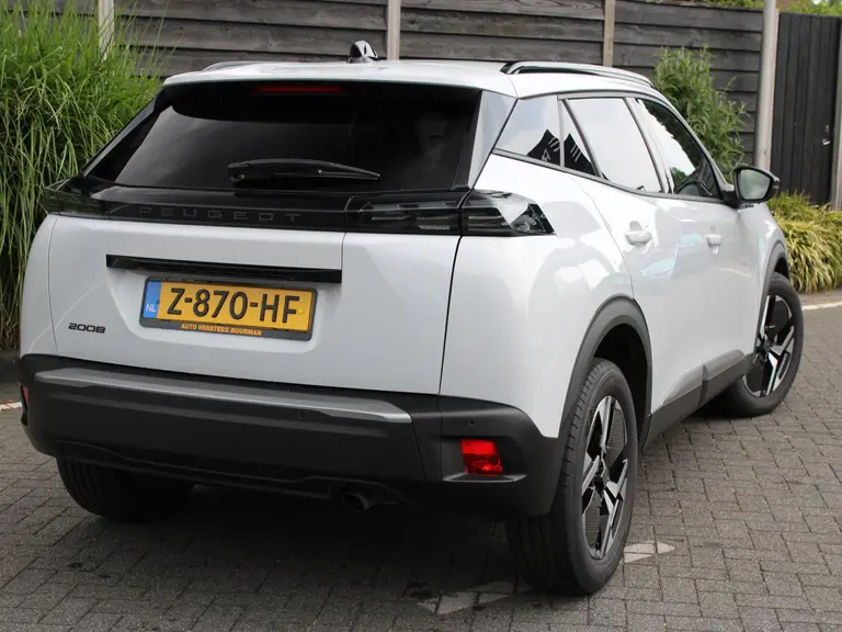 Peugeot 2008 Allure 1.2 PureTech 100PK Navigatie, Camera Achter, parkeerhulp voor en achter, Apple Carplay/Android auto draadloos afbeelding 8