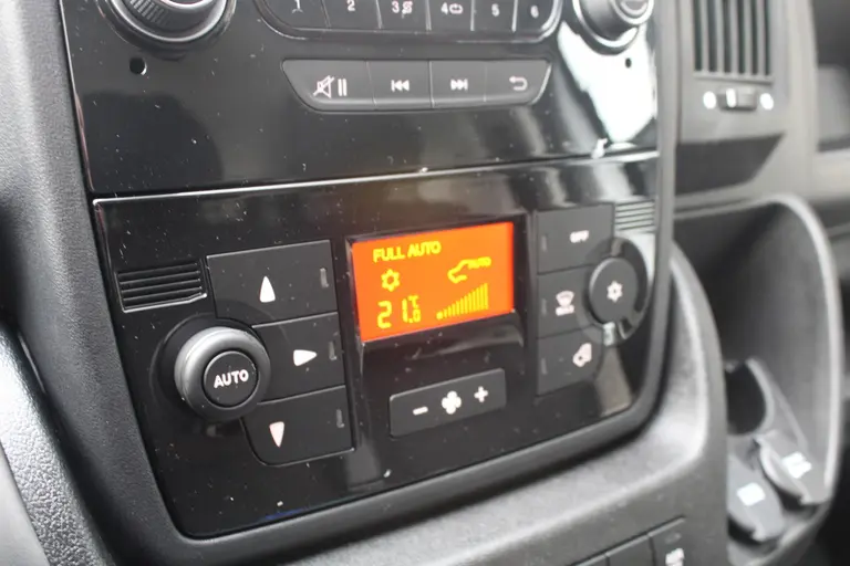 Citroën Jumper 2.2 BlueHDi 120 L1H1 3.0t Cruise Control, Leder Stuurwiel, Climate Control, Audio/Bluetooth, Parkeerhulp achter . afbeelding 11