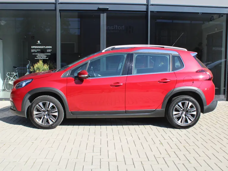 Peugeot 2008 1.2 PureTech 110PK Allure Trekhaak Achteruitrijcamera, Panoramadak afbeelding 6