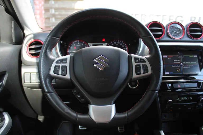 Suzuki Vitara 1.4 S Adaptieve Cruise Control, Parkeersensoren Voor en Achter, Climate Control, Navigatie, Stoelverwarming afbeelding 29