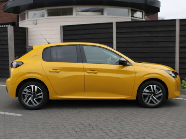Peugeot 208 1.2 PureTech Allure 100PK EAT8 Automaat Navigatie, Camera achter, Parkeerhulp Achter, Lichtmetalen velgen, Cruise Control afbeelding 9