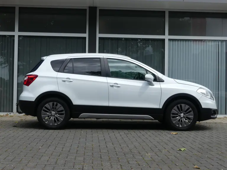 Suzuki S-Cross 1.6 Exclusive Automaat Trekhaak, schuif/kantel dak, Cruise control, Bluetooth afbeelding 2