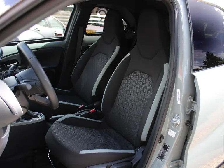 Toyota Aygo X 1.0 VVT-i S-CVT Pulse Automaat Achteruitrijcamera, Cruise Control Adaptief, Airco, Stoelverwarming voor afbeelding 6