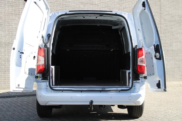 Peugeot Partner 1.5 BlueHDi 100PK S&S L1 Navigatie, Achteruitrijcamera, Trekhaak, Dab, Bluetooth, Parkeersensoren voor & achter afbeelding 8