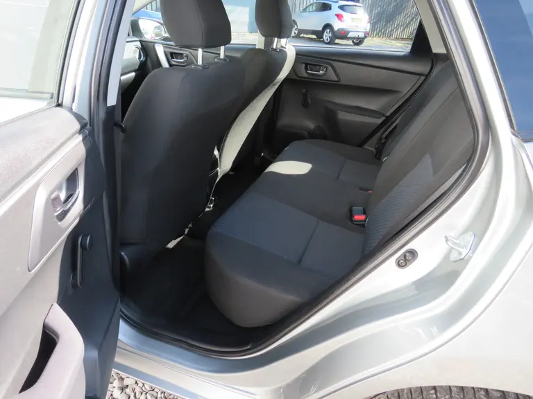 Toyota Auris 1.6 Now, 2e Eig. Parkeersensoren en Navigatie, Cruise en Climate Control afbeelding 11