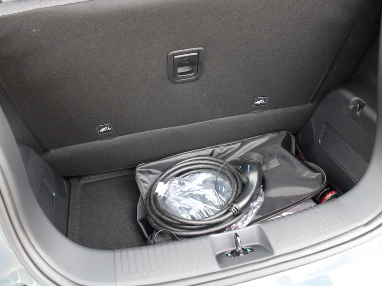 Leapmotor T03 Design 37.3 kWh Navigatie, Camera achter, Parkeerhulp achter, Audio, Keyless Start, Lichtmetalen velgen afbeelding 31