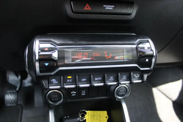 Suzuki Ignis 1.2 Smart Hybrid Style, Trekhaak, 1e Eig. Keyless, Navigatie en Dealer onderhouden! afbeelding 15