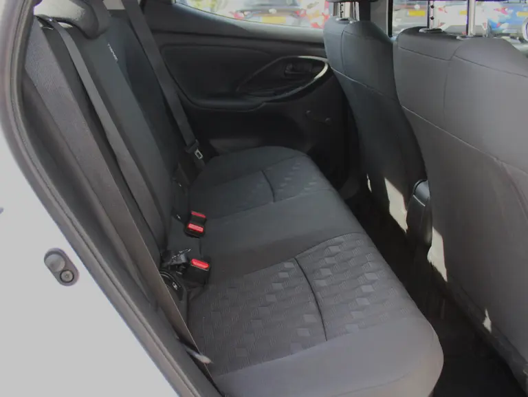 Toyota Yaris 1.5 Hybrid 115 Comfort Adaptieve Cruise en Climate Control, Carplay/Android Auto afbeelding 31