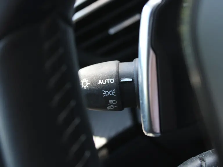 Peugeot 2008 Allure 1.2 PureTech 130PK EAT8 Automaat Navigatie, Achteruitrijcamera, Climate Control, Cruise Control, Trekhaak afbeelding 19