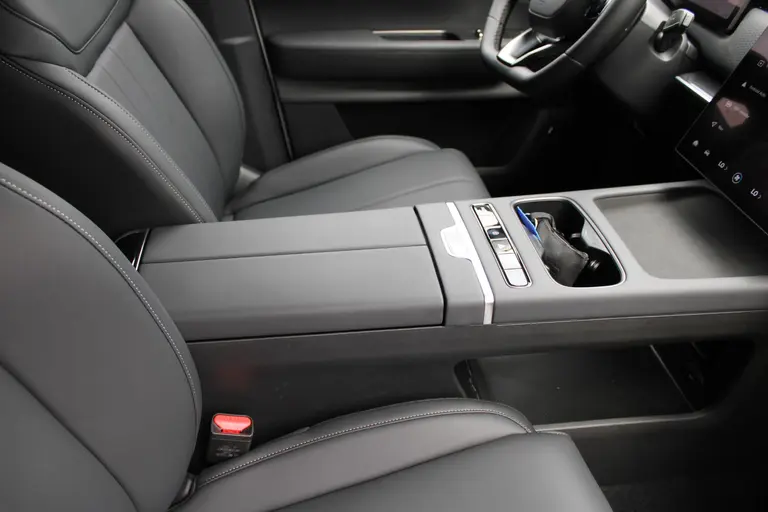 Jaecoo 7 PHEV Selective *Meer informatie volgt Selective Automaat, 1500 KG trekgewicht, Navigatie, 19" LM velgen, Luxe lederen bekleding, Apple carplay/Android auto, 7 jaar garantie afbeelding 29