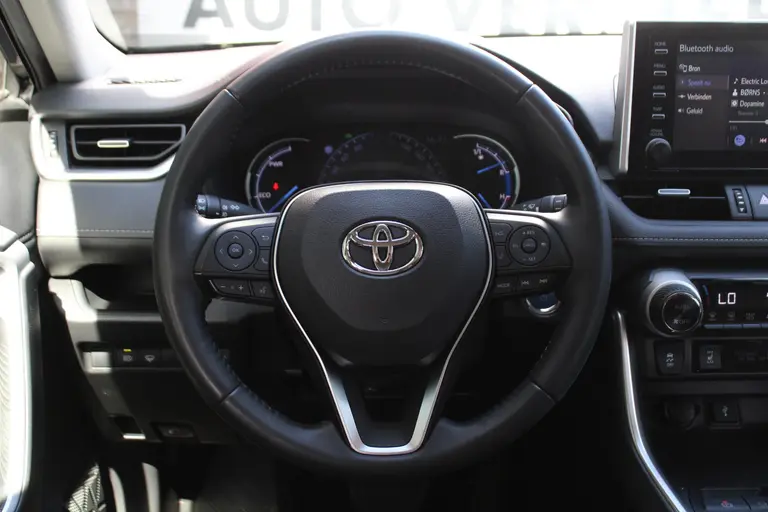 Toyota RAV4 2.5 Hybrid AWD Style 1.650 KG Trekgewicht, stuur- Camera, Parkeersensoren voor en achter afbeelding 25