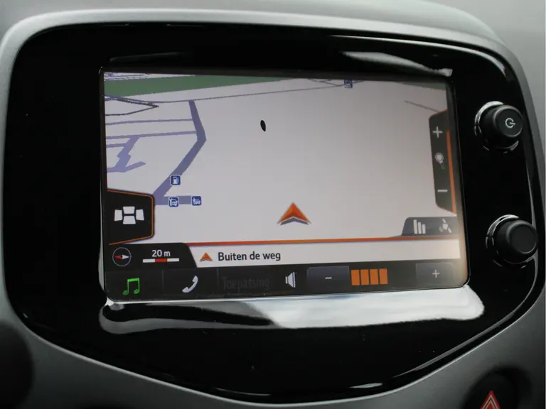 Toyota Aygo 1.0 VVT-i x-play Navigatie, Achteruitrijcamera, Carplay/Android Auto, Bluetooth, Airco afbeelding 21