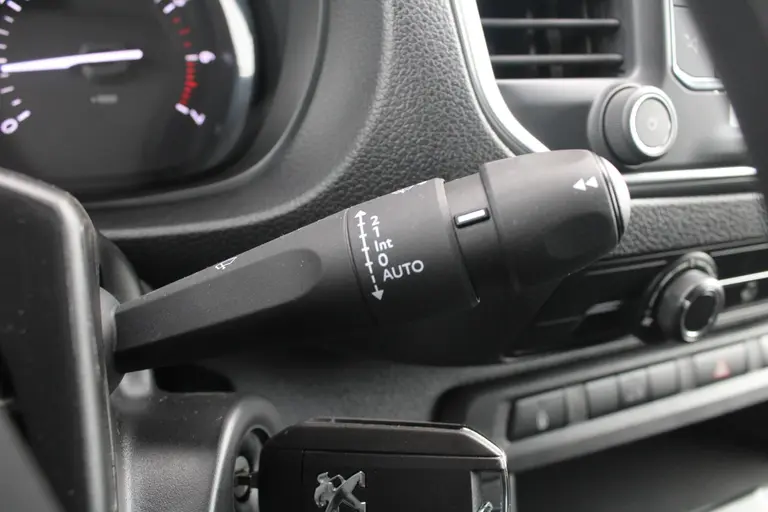 Peugeot Expert Standard Premium 1.5 BlueHDI 120PK 3-Zits, Airco, Navigatie, Achteruitrijcamera, Betimmering afbeelding 20