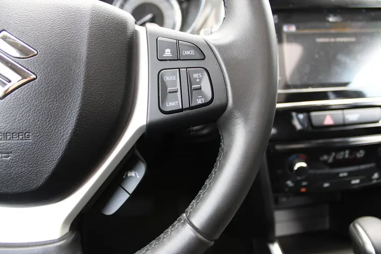 Suzuki Vitara 1.5 Hybrid Style, Automaat, 1e Eig. met Navigatie, Parkeersensoren en Dealer onderhouden! afbeelding 26