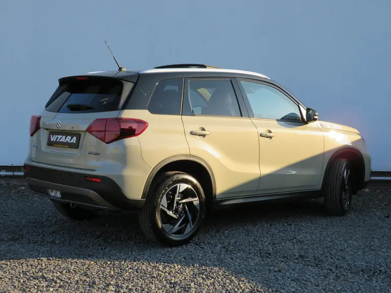 Suzuki Vitara 1.5 Hybrid Style, Automaat, Panoramadak, 6 jaar GARANTIE, Navigatie en Draadloos Applecarplay / Androidauto afbeelding 3